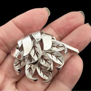 Vintage crown Trifari textured silver tone wind blown Blossom brooch